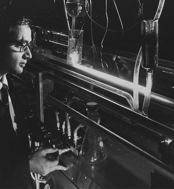 laserstoria1mobile La storia del Laser: da Einstein a Gordon Gould