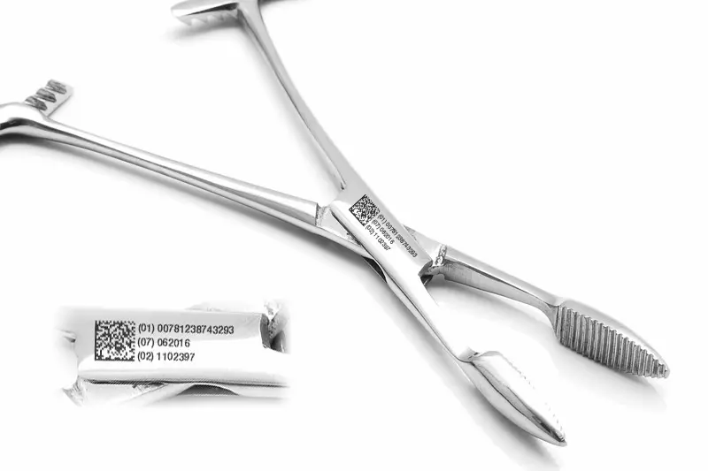 medicale Marquage laser des codes UDI avec la technologie picoseconde : évolution de la traçabilité des dispositifs médicaux