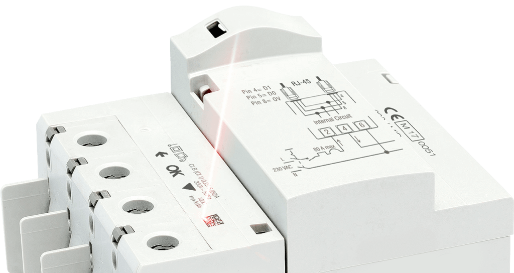 lasit-componente-plastic-1024x544 Marquage laser UV et vert sur les composants électroniques : intégration, précision et automatisation des lignes de production