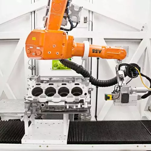 ABB Tempo mascherato, autocentraggio e Integrazione Robot per l’Automotive