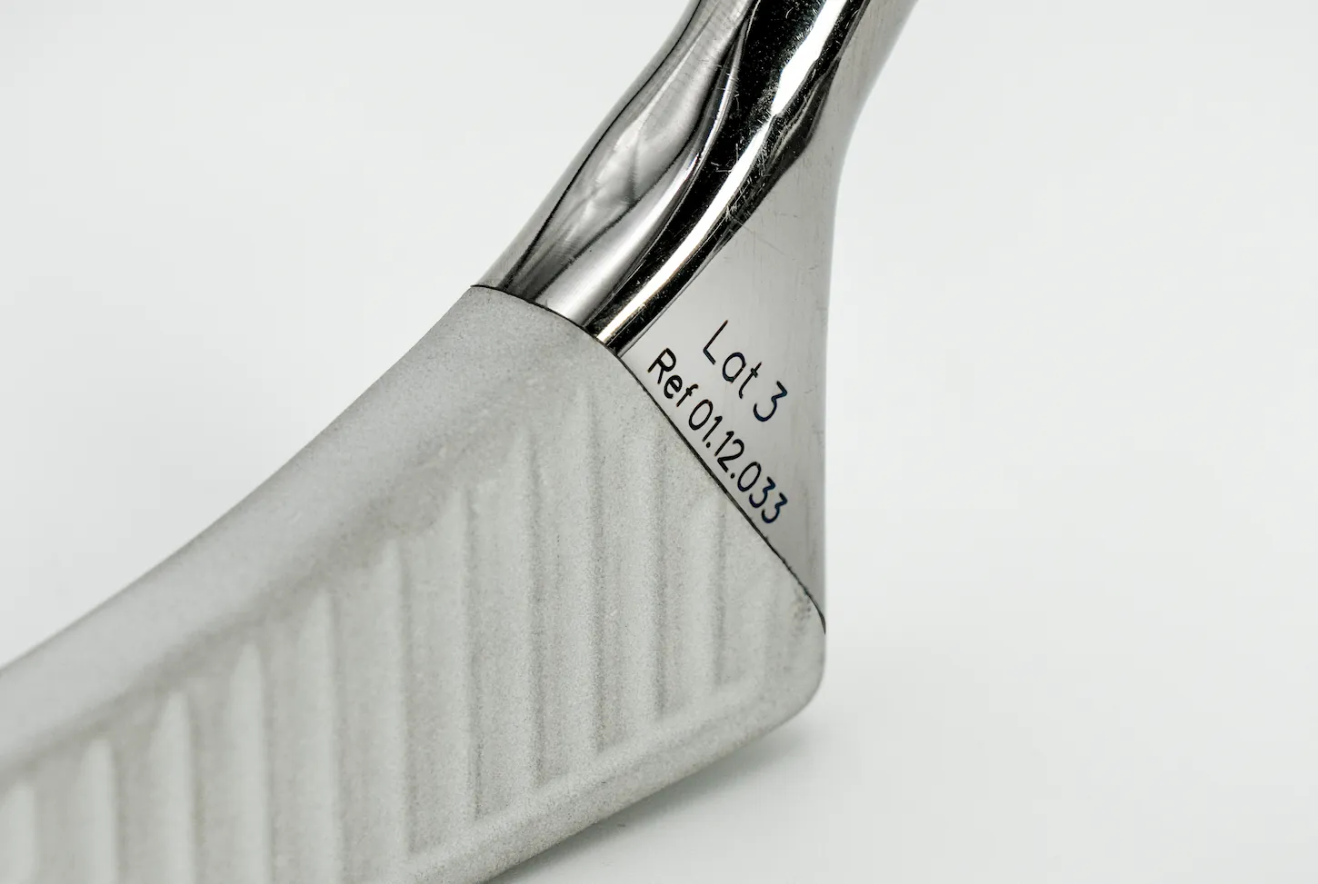 Laser-fibra-marcatura-medicale-1 Traceability without compromise: the challenge of marking in dentistry