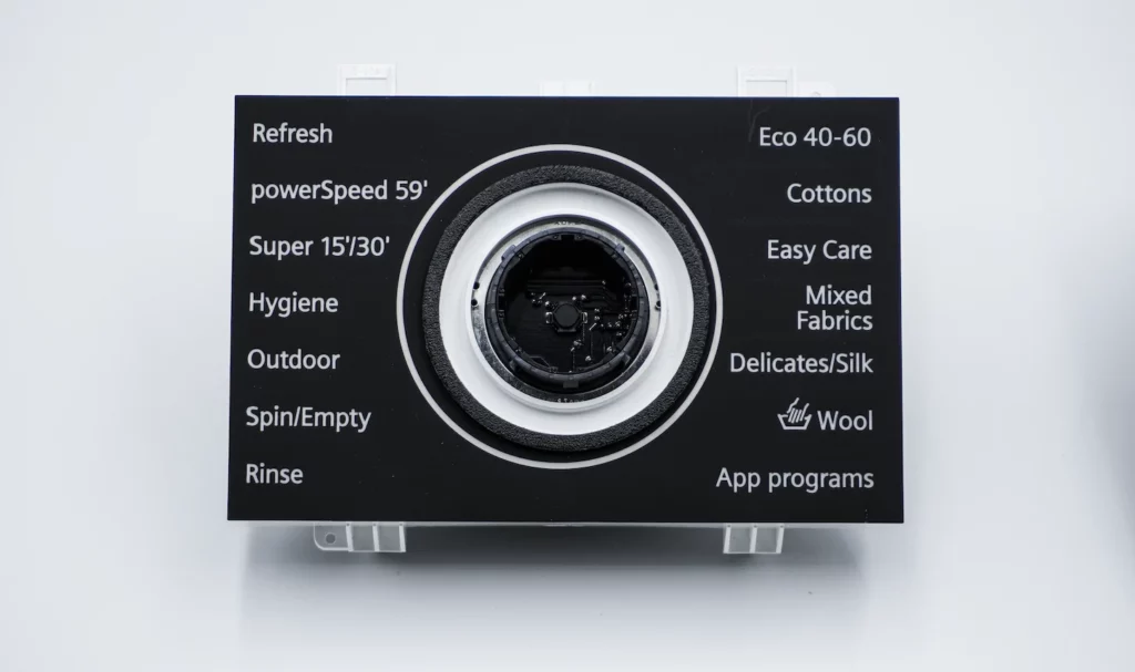 Laser-fibra-marcatura-plastica-1024x607 Fibre Laser: What it is, how it works and its applications