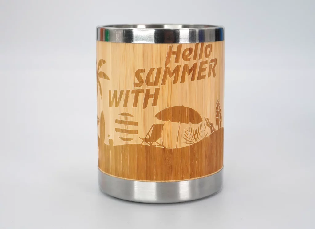 marcatura-su-bicchiere-legno-1024x746 Le laser CO2 dans le secteur promotionnel : une technologie en pleine évolution