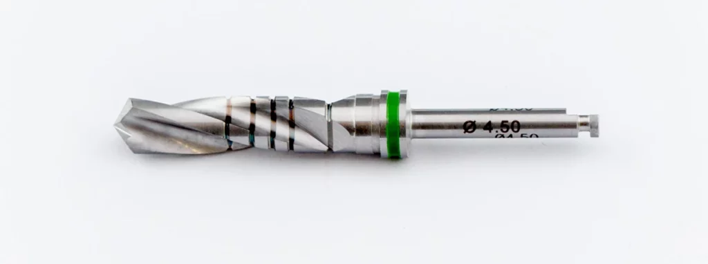 Marcatura-laser-di-precisione-per-il-settore-dentale-7-1024x382 Precision laser marking for the dental industry: advanced picosecond solutions