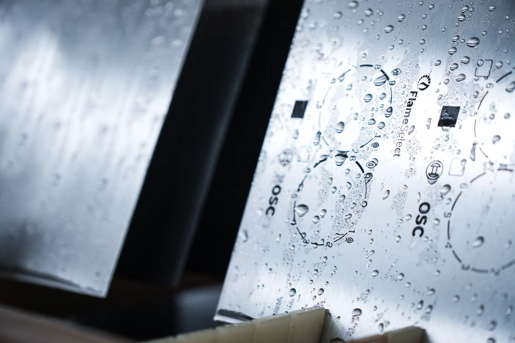 NEBBIA-SALINA-9 Marquage laser picoseconde pour les appareils électroménagers haut de gamme : qualité et durabilité supérieures