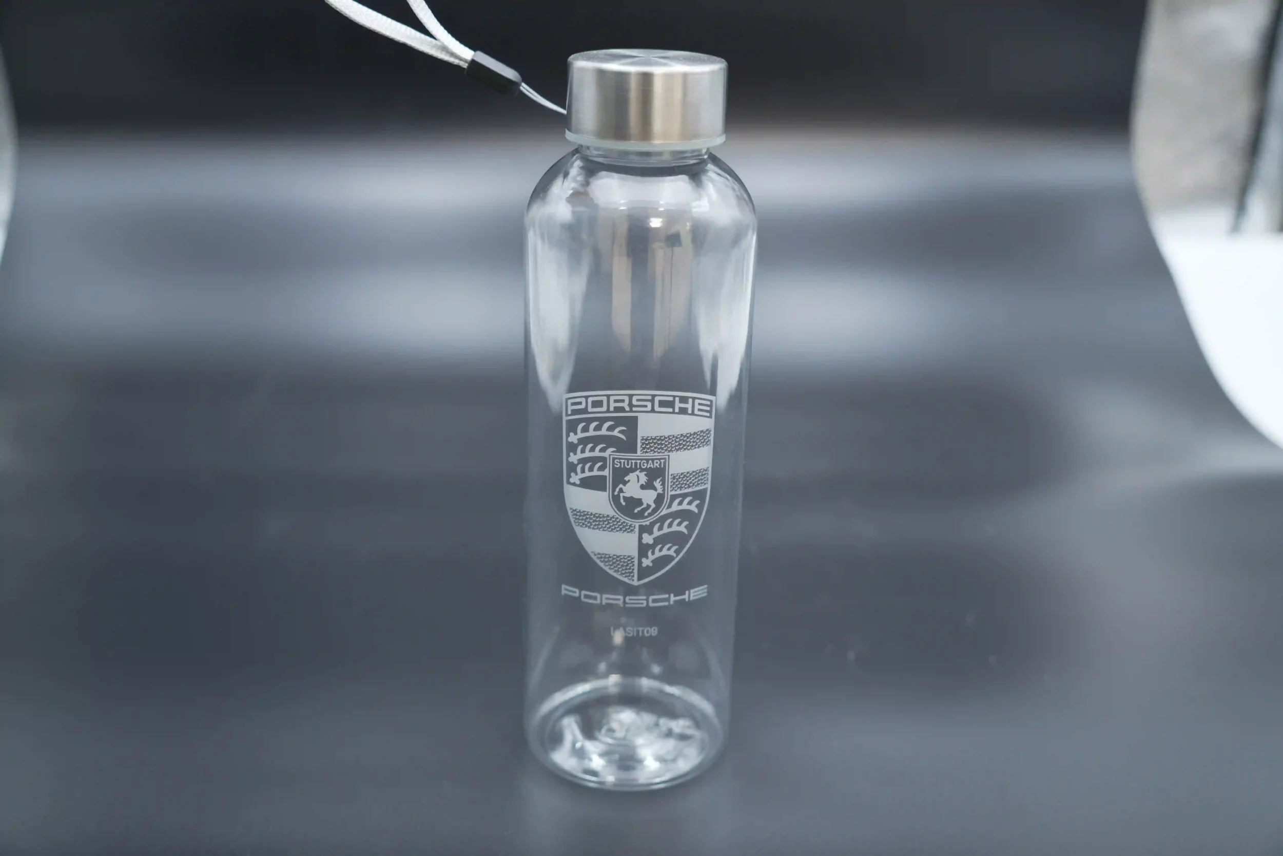 marcatura-laser-bottiglia-di-vetro-laser-uv-2500x1667 Marquage laser UV sur verre : qualité, précision et productivité pour le secteur promotionnel