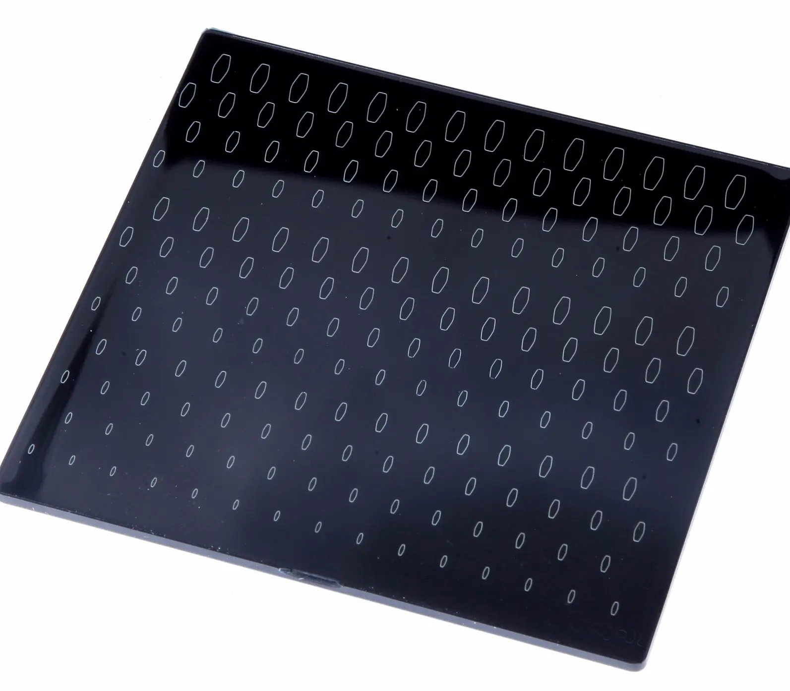 demetalization-2-1 Entmetallisierung in der Automobilbeleuchtung: fortschrittliche Lasertechnologien zur selektiven Metallentfernung