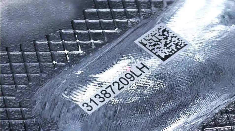 tracciabilita-automotive-01 Laser Cleaning and Texturing for Welding and Adhesive Preparation in Automotive